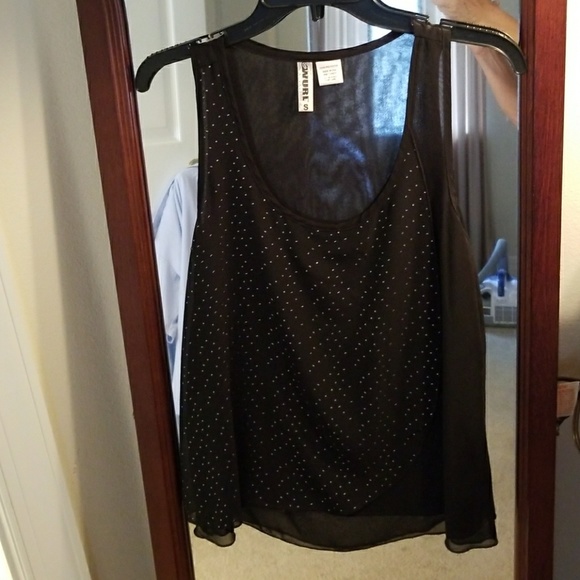 Top - Picture 2 of 3